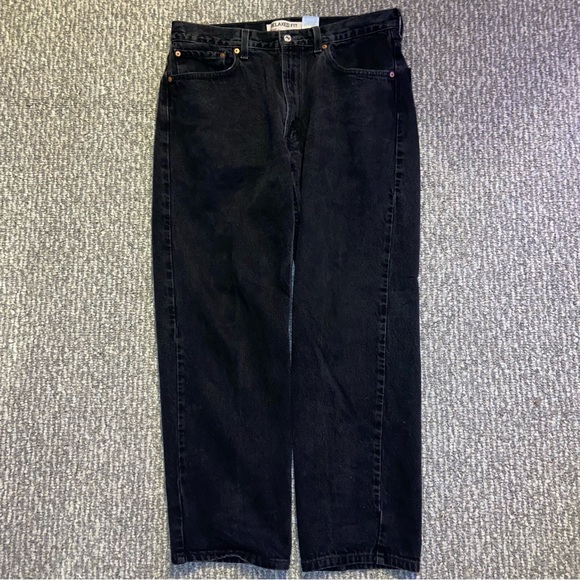 Levis dark wash 550's 🏎️ - Picture 1 of 4